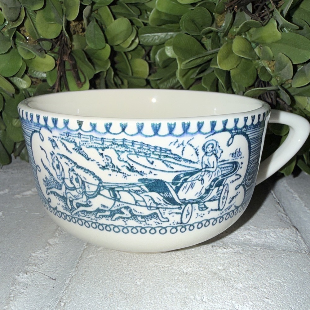 Currier & Ives Royal Vintage Blue Coffee Tea Cup Horse and Carriage Made‎ in USA